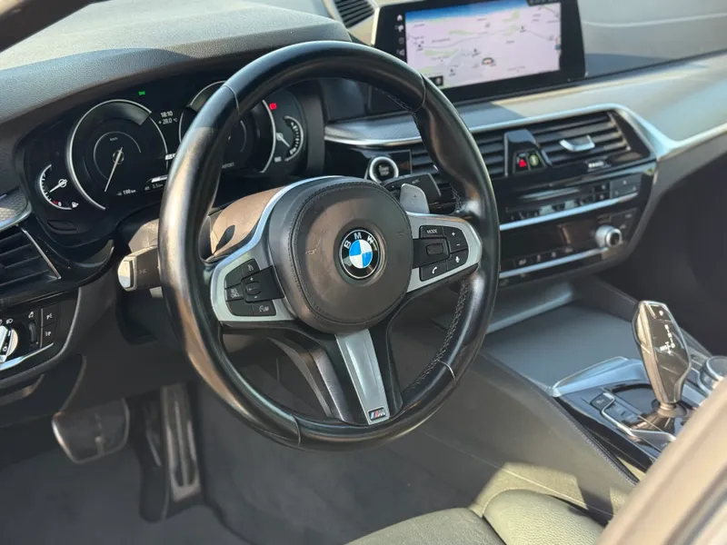 BMW 530