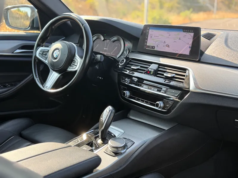 BMW 530
