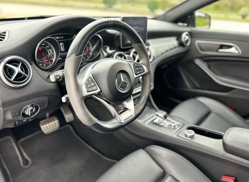 Mercedes Benz CLA 45 AMG