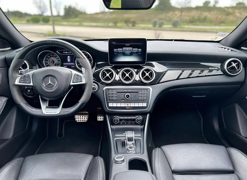 Mercedes Benz CLA 45 AMG