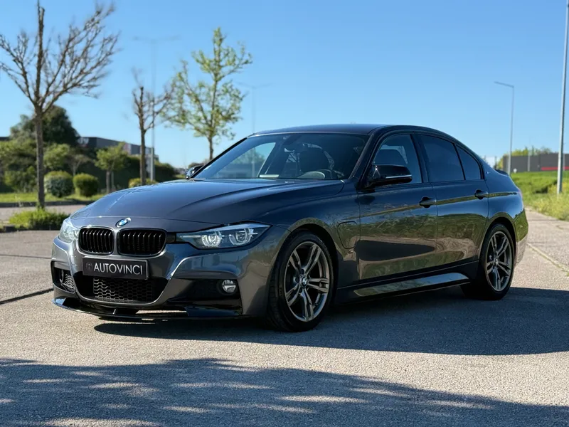 BMW 330