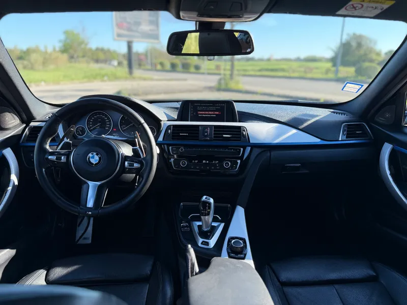 BMW 330