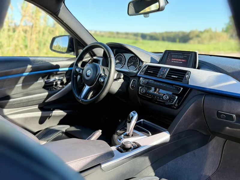 BMW 330
